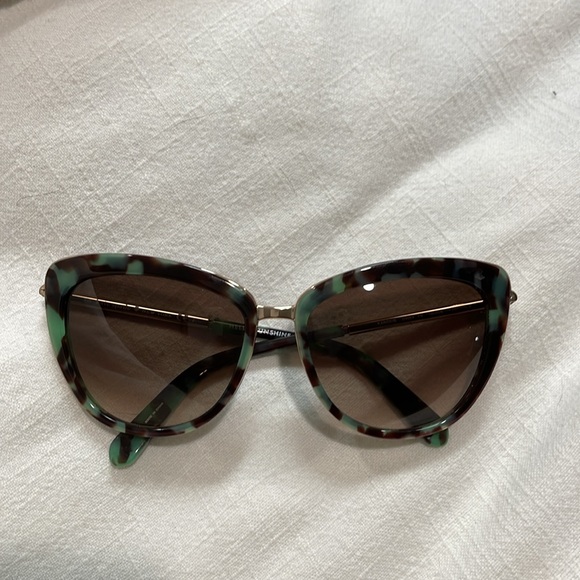 Great use condition
No scratches
No original case but will be sh in one - Picture 2 of 5